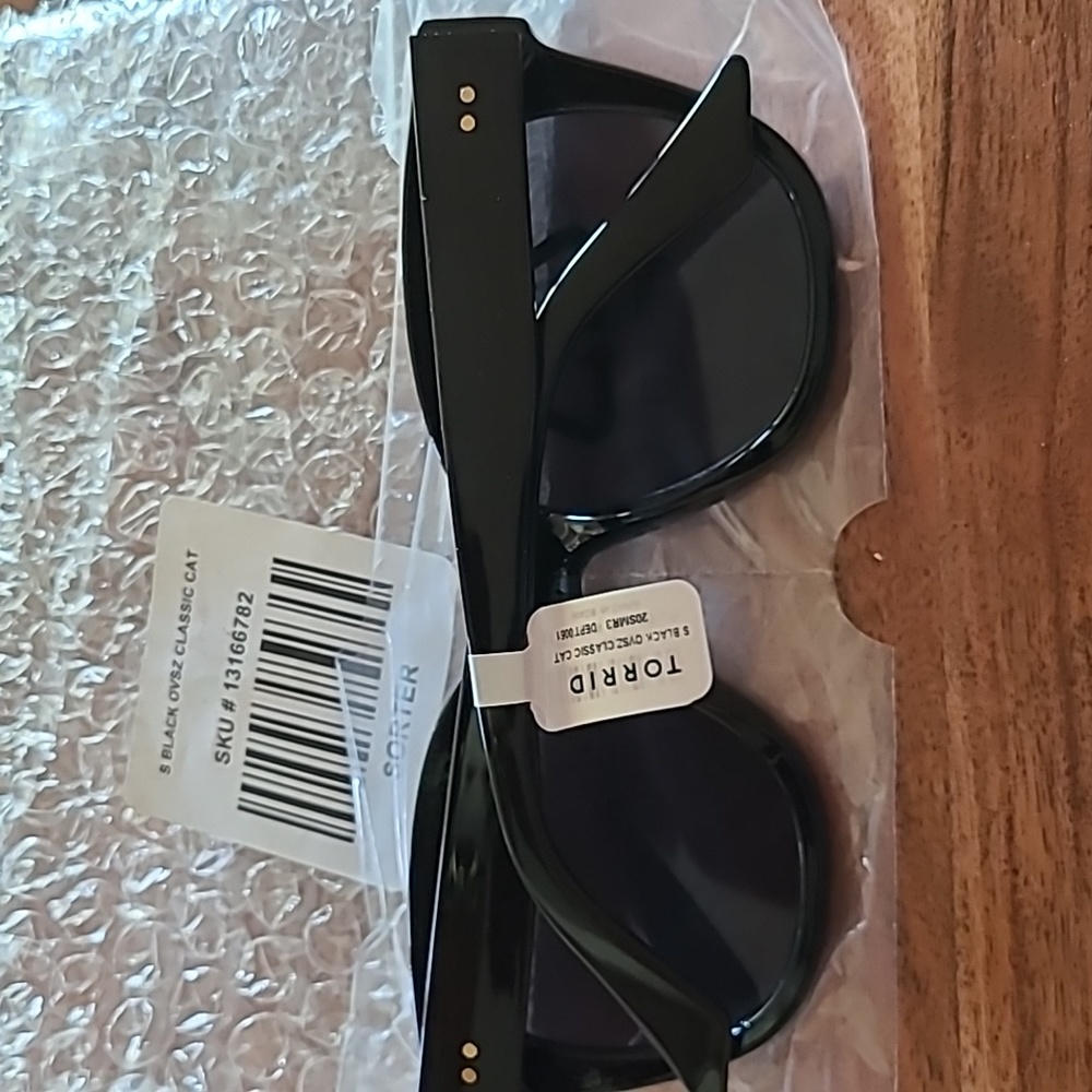 3X HOST PICK!!! BLACK CAT EYE SUNGLASSES - Picture 8 of 12